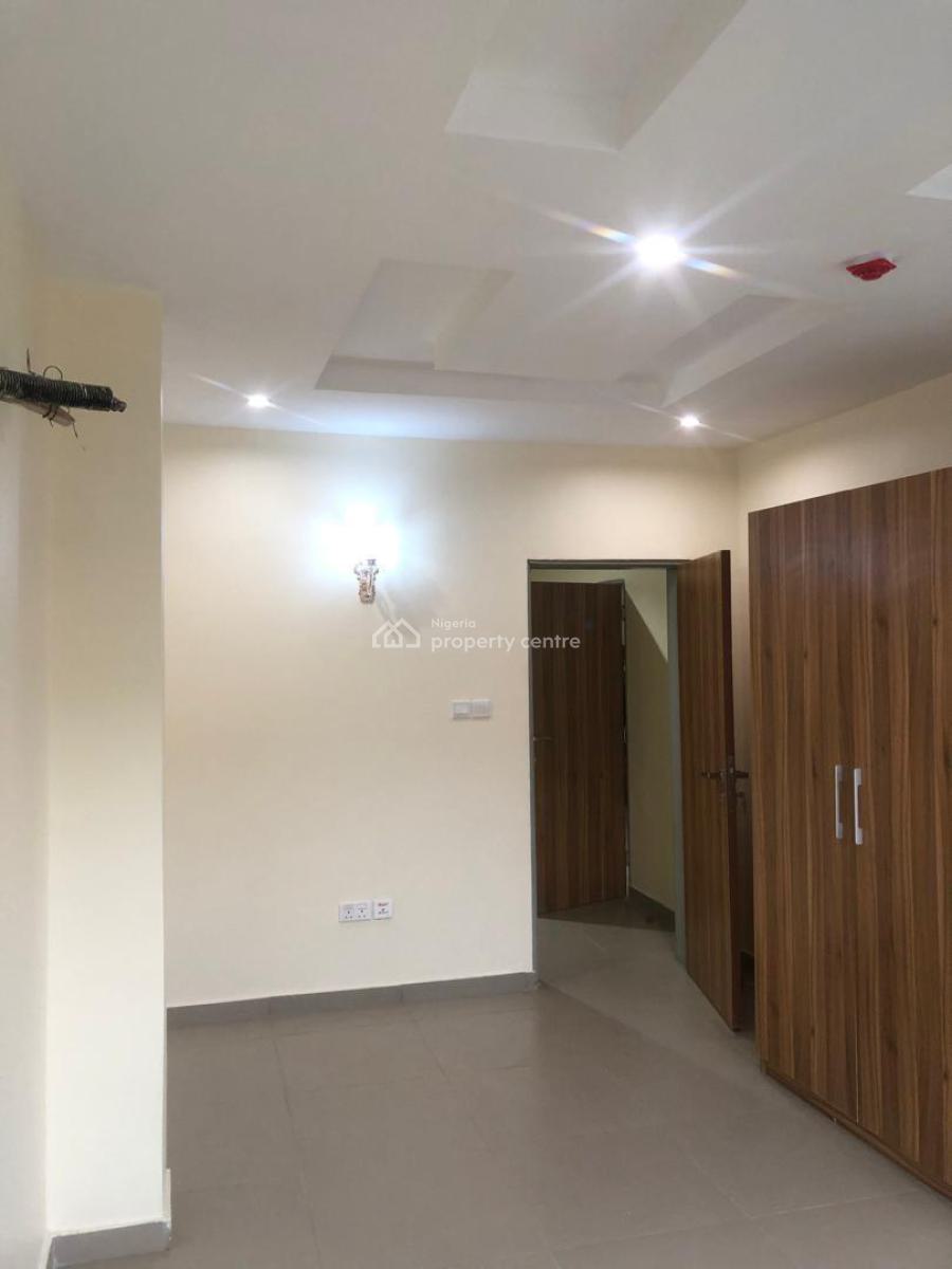 Executive Spacious 3 Bedroom Flat, Olaleye New Town, Iponri, Surulere, Lagos, House for Rent