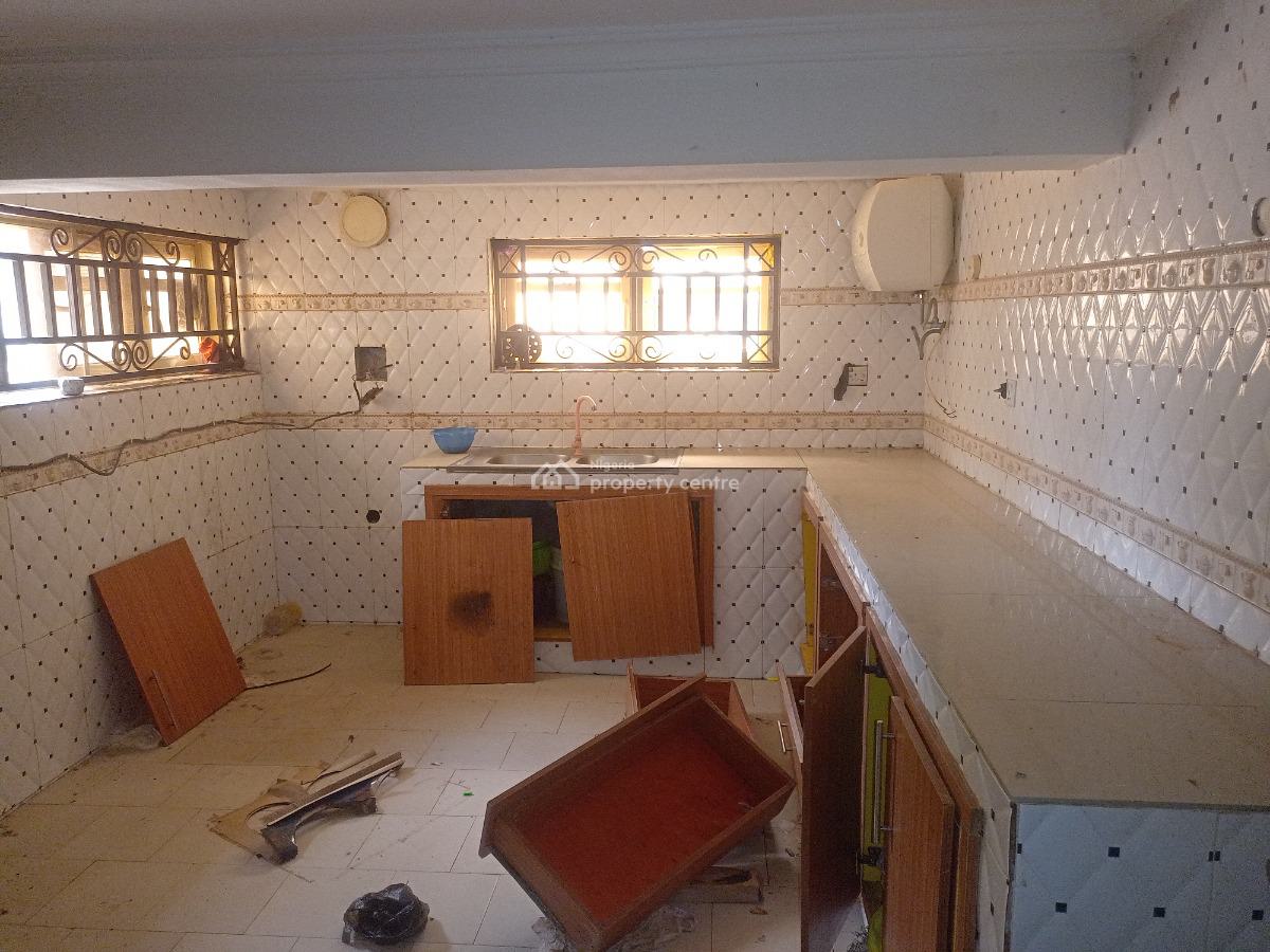 Standard 2 Bedroom Flat, R.s. Tahir Street, Opposite Earthpoint, Life Camp, Abuja, Flat / Apartment for Rent