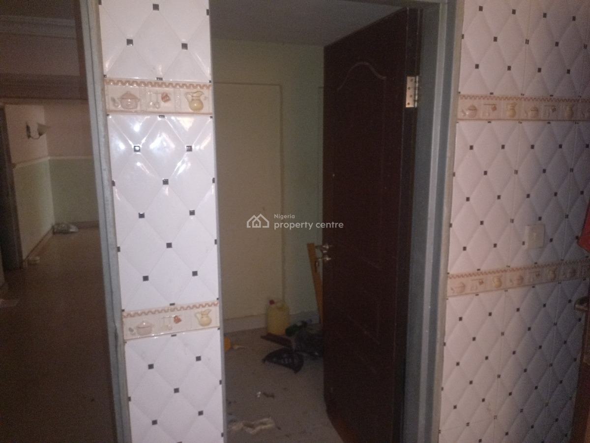 Standard 2 Bedroom Flat, R.s. Tahir Street, Opposite Earthpoint, Life Camp, Abuja, Flat / Apartment for Rent