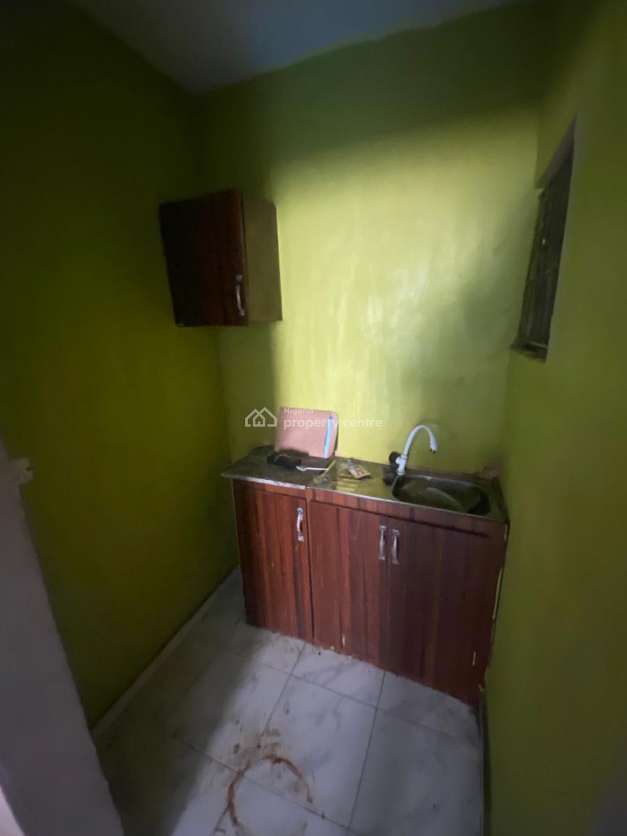 Executive, Very Decent, Standard, Nice Unit of Very Spacious Selfcontain, Market Street, Shomolu, Lagos, Self Contain (single Rooms) for Rent