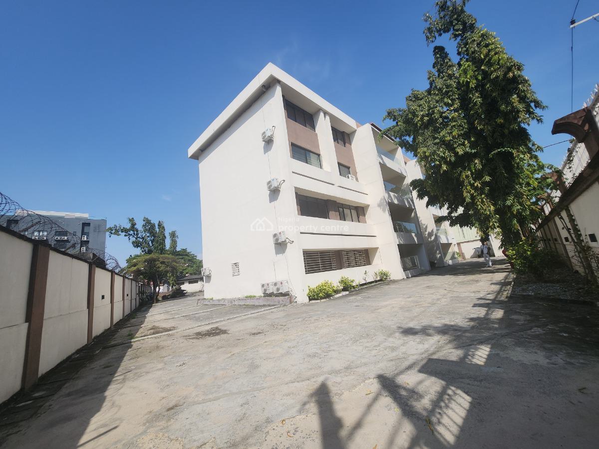 Spacious 3 Bedroom Apartment, Victoria Island (vi), Lagos, Flat / Apartment for Rent