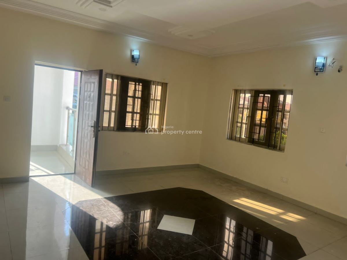 Spacious and Newly Renovated 3 Bedroom Flat Upstairs  with Good Fiiting, Fila Osibo, Lekki Phase 1, Lekki, Lagos, Flat / Apartment for Rent