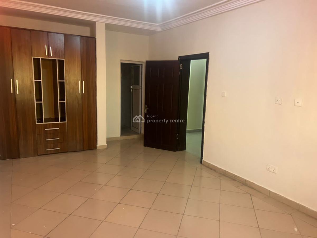 Spacious and Newly Renovated 3 Bedroom Flat Upstairs  with Good Fiiting, Fila Osibo, Lekki Phase 1, Lekki, Lagos, Flat / Apartment for Rent
