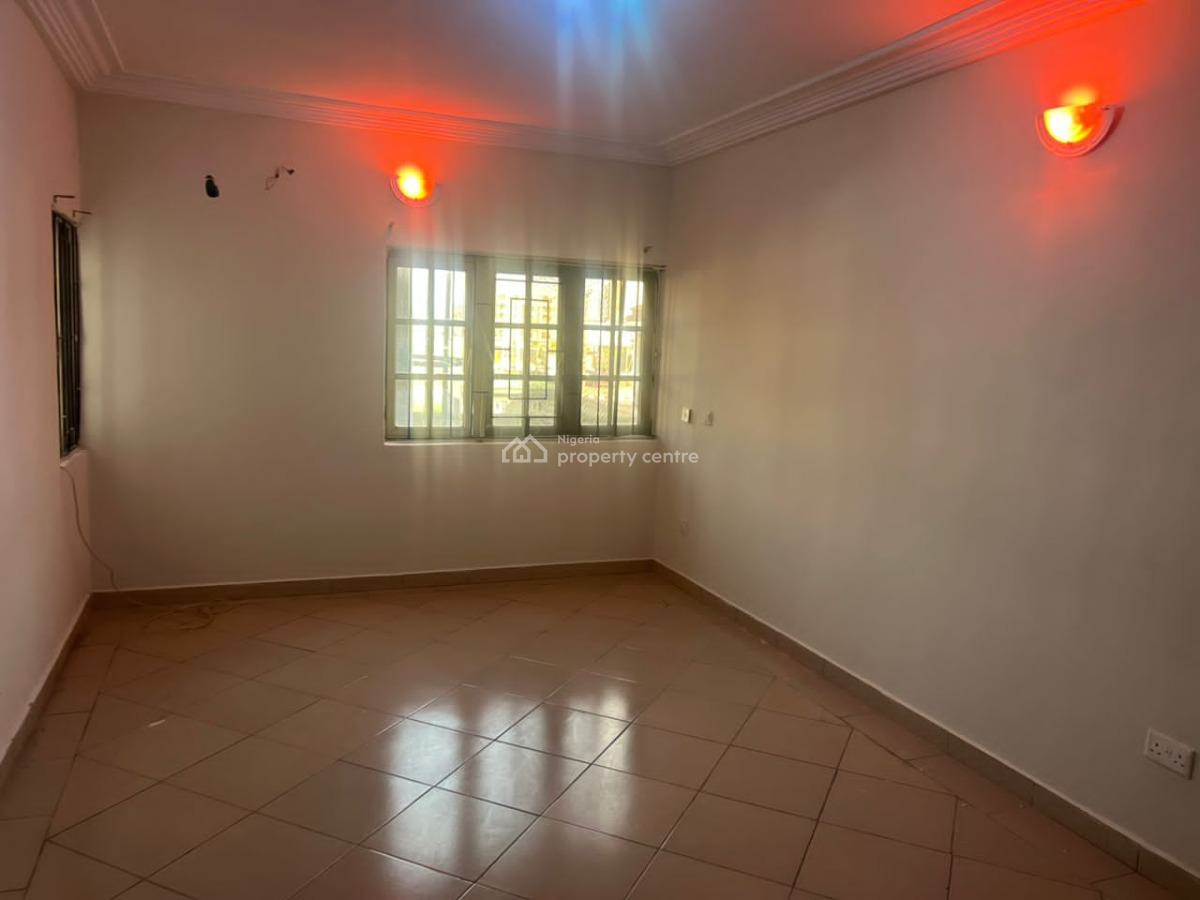 Spacious and Newly Renovated 3 Bedroom Flat Upstairs  with Good Fiiting, Fila Osibo, Lekki Phase 1, Lekki, Lagos, Flat / Apartment for Rent