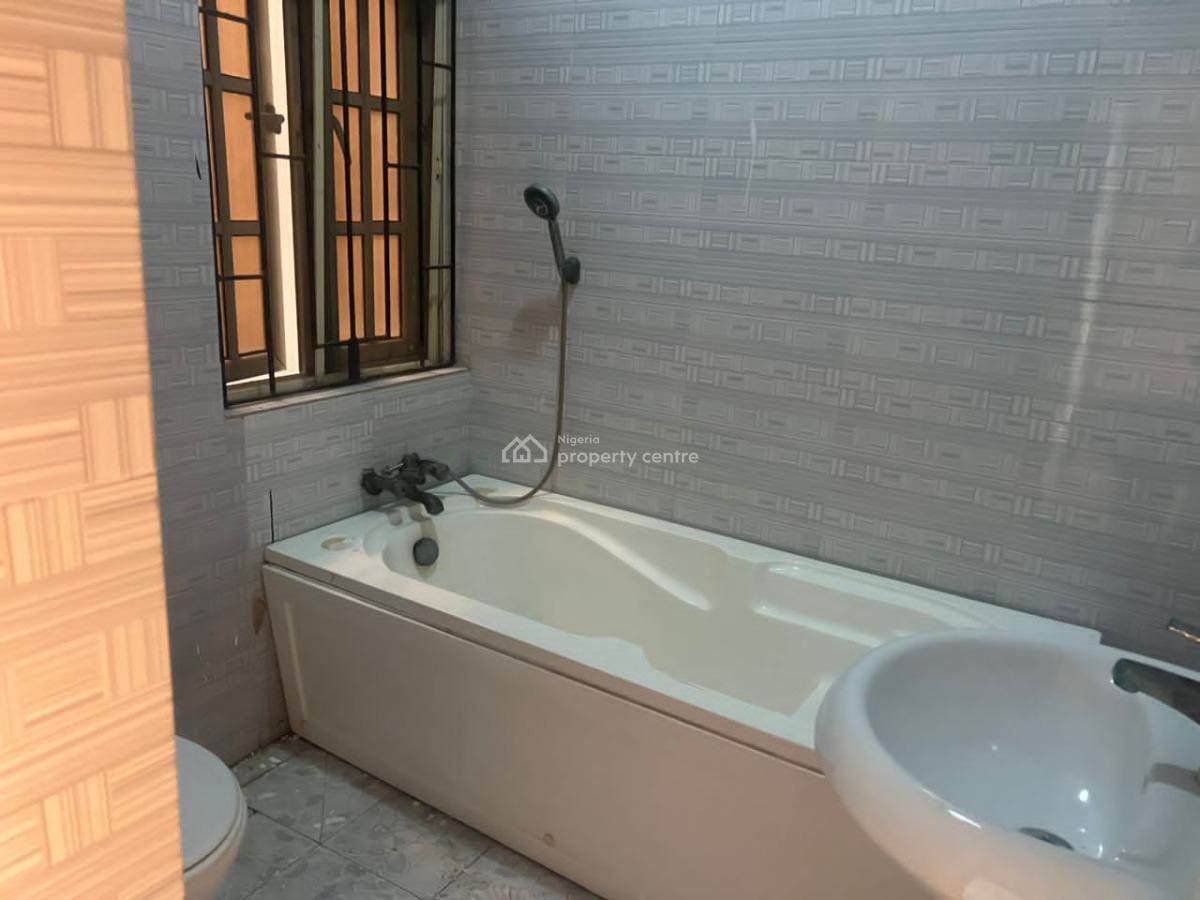Spacious and Newly Renovated 3 Bedroom Flat Upstairs  with Good Fiiting, Fila Osibo, Lekki Phase 1, Lekki, Lagos, Flat / Apartment for Rent
