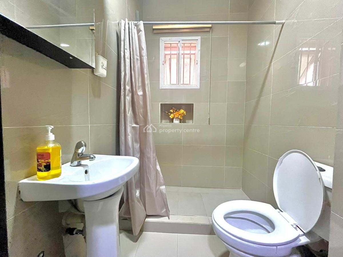 Sophisticated 2 Bedroom Maisonette, Lekki Phase 1, Lekki, Lagos, Flat / Apartment Short Let