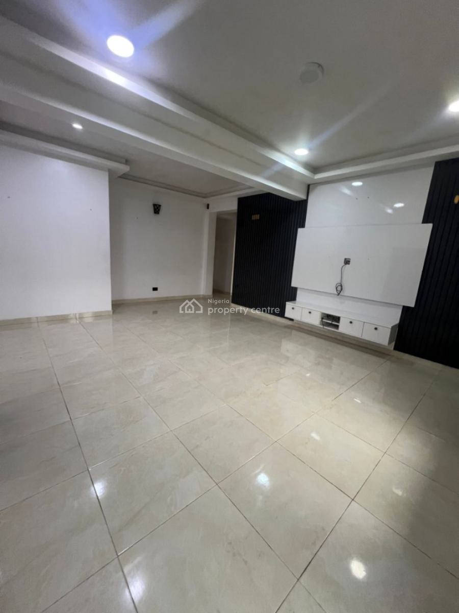 Spacious 3 Bedroom Apartment with Bq in a Secured  Estate, By 2nd  Toll Gate, Lekki Phase 2, Lekki, Lagos, Flat / Apartment for Rent
