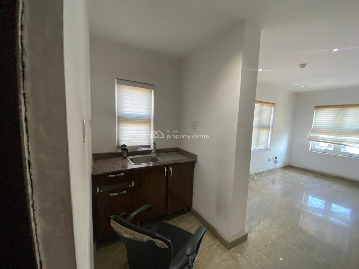 Spacious and Well-appointed 220sqm Serviced Office Space, Yaba, Lagos, Office Space for Rent