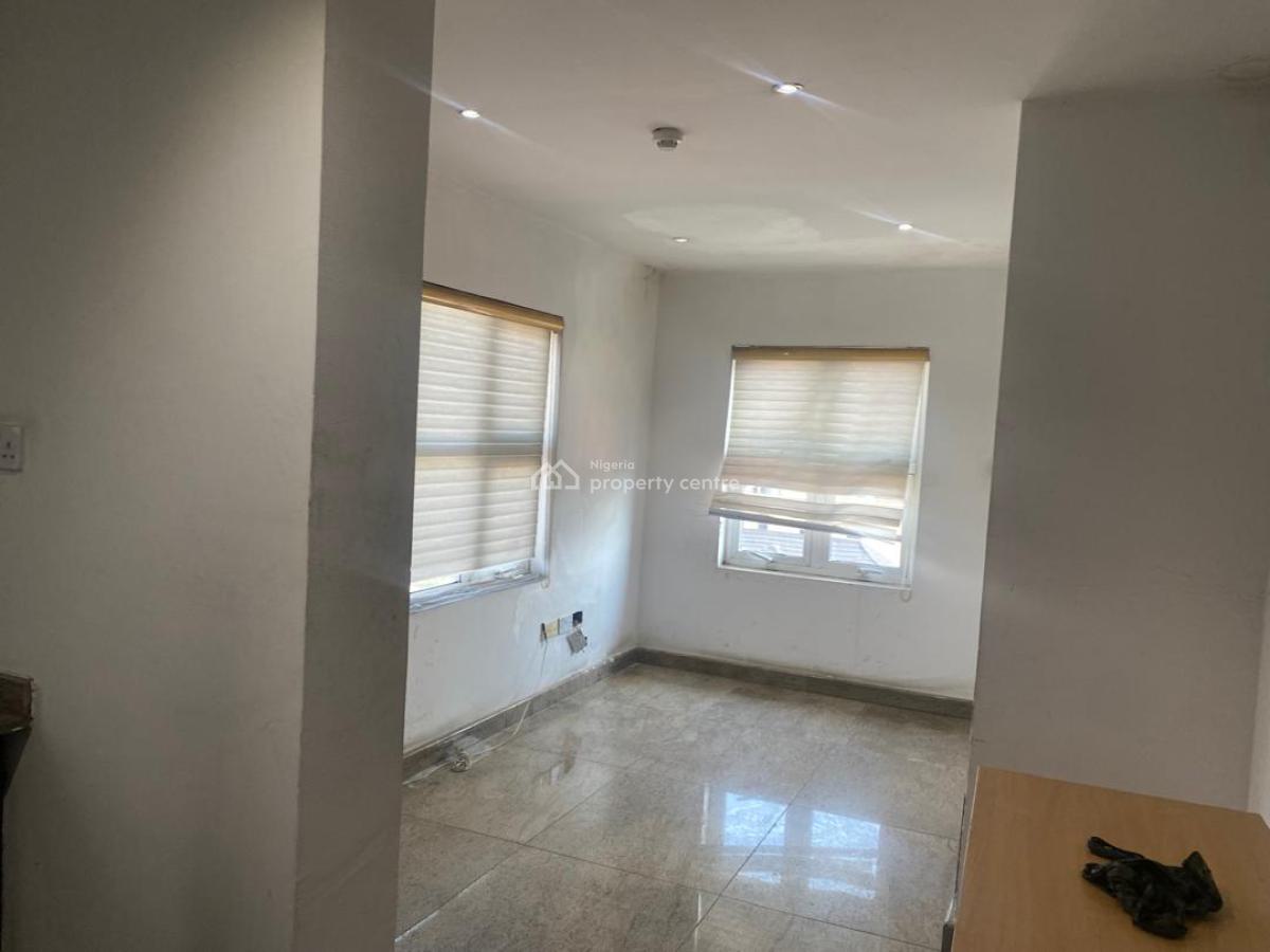 Spacious and Well-appointed 220sqm Serviced Office Space, Yaba, Lagos, Office Space for Rent