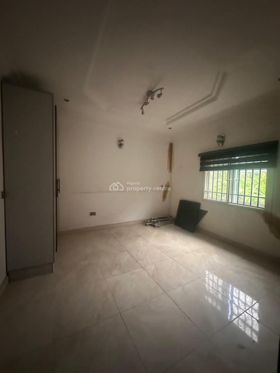Well Furnished 3 Bedroom, Estate, Gbagada, Lagos, Flat / Apartment for Rent