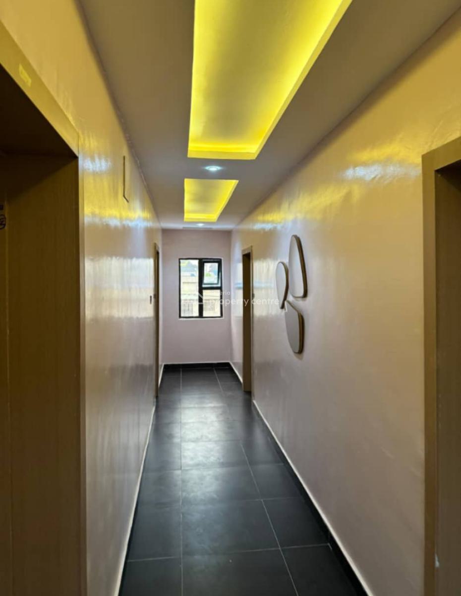 1-bedroom Apartment, Surulere, Lagos, Flat / Apartment for Sale