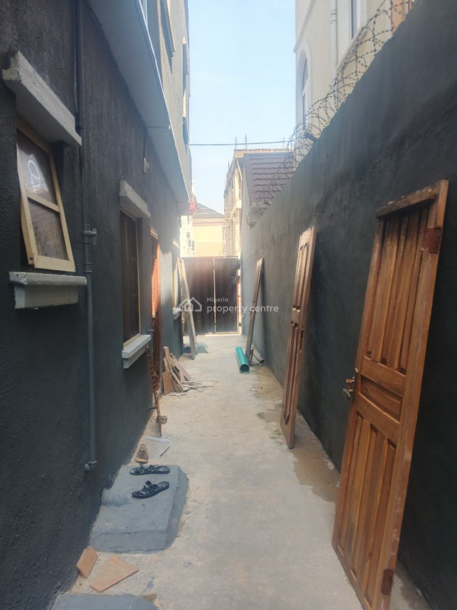 Newly Renovated Miniflat, Alagomeji, Yaba, Lagos, Flat / Apartment for Rent