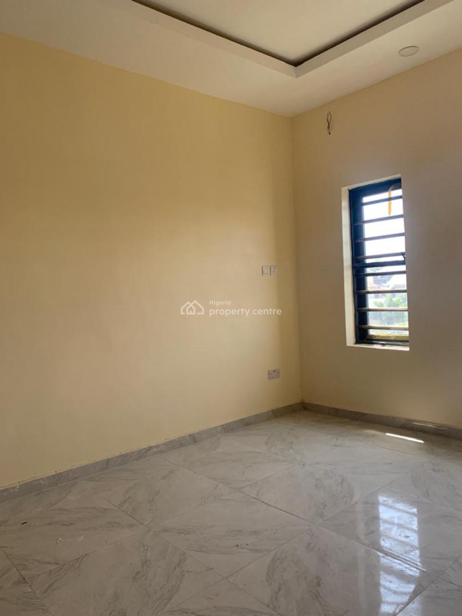 Standard 2 Bedroom Apartment, Mobil Road, Ajah, Lagos, Flat / Apartment for Rent