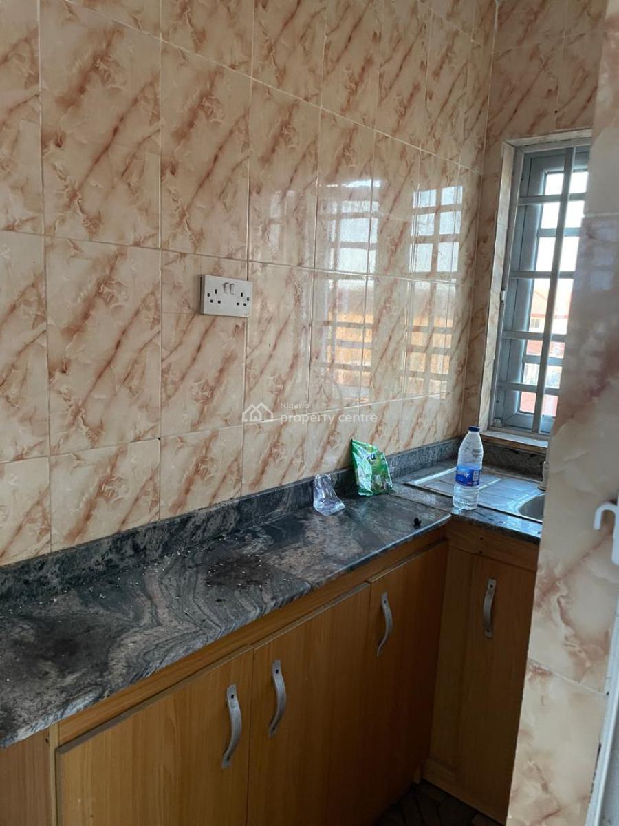 Clean Spacious Mini Flat Upstairs, Off Oseni Lawanson Surulere, Lawanson, Surulere, Lagos, Mini Flat (room and Parlour) for Rent