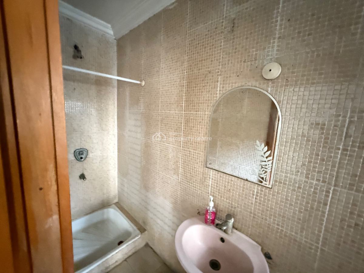 Spacious 6 Bedroom Detached Duplex with Spacious Compound, Off Admiralty, Lekki Phase 1, Lekki, Lagos, Detached Duplex for Rent