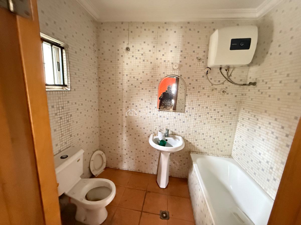 Spacious 6 Bedroom Detached Duplex with Spacious Compound, Off Admiralty, Lekki Phase 1, Lekki, Lagos, Detached Duplex for Rent