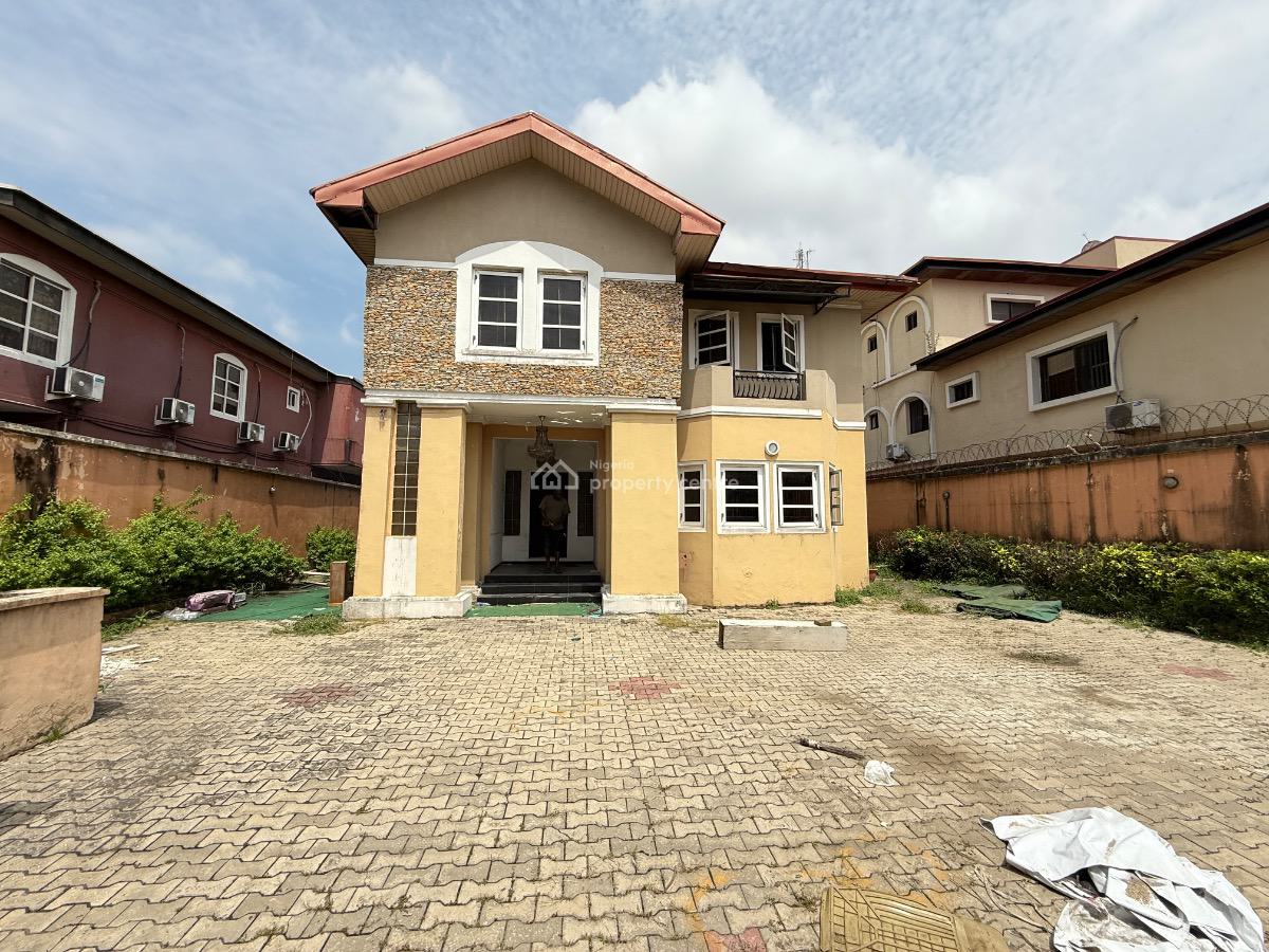 Spacious 6 Bedroom Detached Duplex with Spacious Compound, Off Admiralty, Lekki Phase 1, Lekki, Lagos, Detached Duplex for Rent