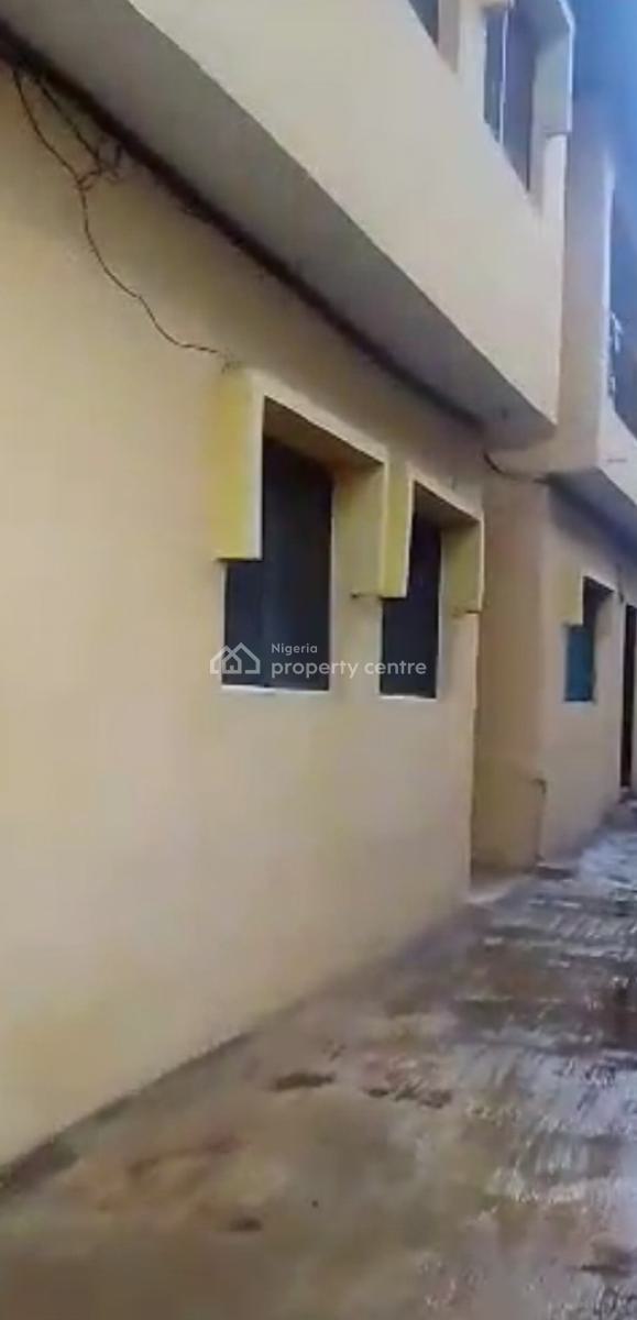 Standard 4 Flat That Has Been Divided Into Smaller Flats Is Available, K&s Or Omo Oye Abaranje Ikotun Lagos, Ikotun, Lagos, Block of Flats for Sale