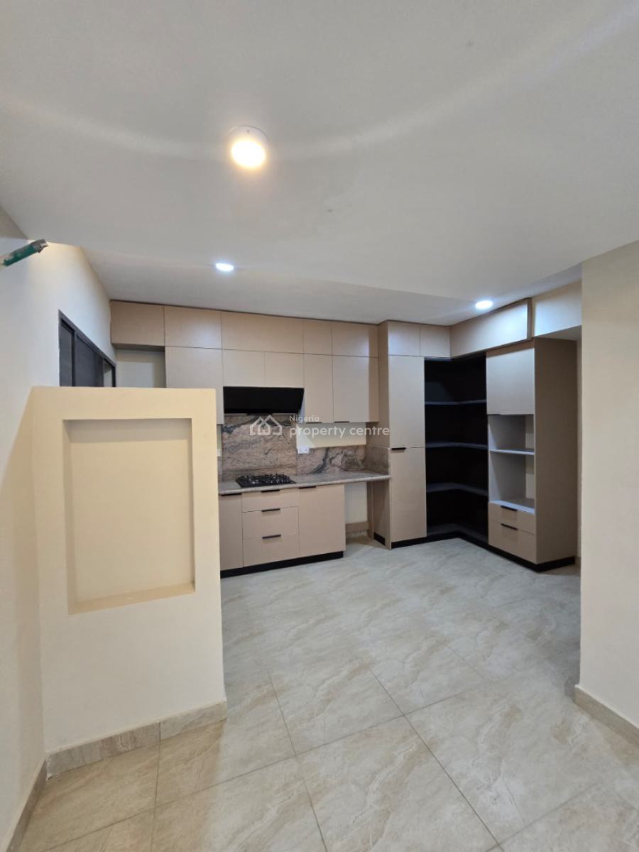 Well Finished Serviced 3 Bedroom Flat with a Room Bq, Lekki Phase 1, Lekki, Lagos, Flat / Apartment for Sale