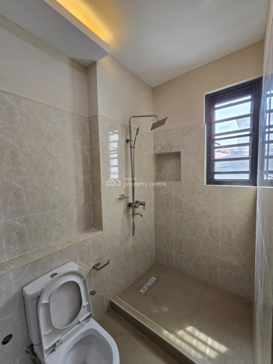 Well Finished Serviced 3 Bedroom Flat with a Room Bq, Lekki Phase 1, Lekki, Lagos, Flat / Apartment for Sale