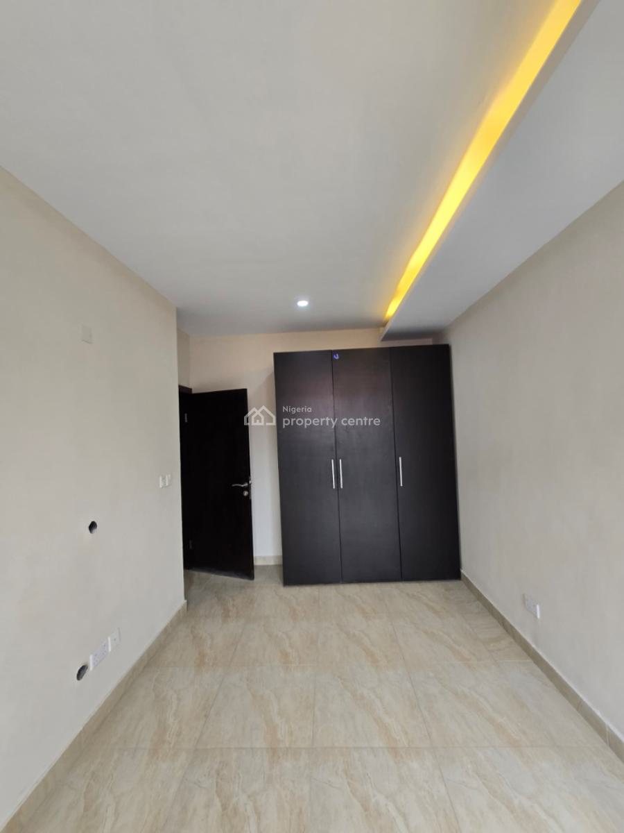 Well Finished Serviced 3 Bedroom Flat with a Room Bq, Lekki Phase 1, Lekki, Lagos, Flat / Apartment for Sale