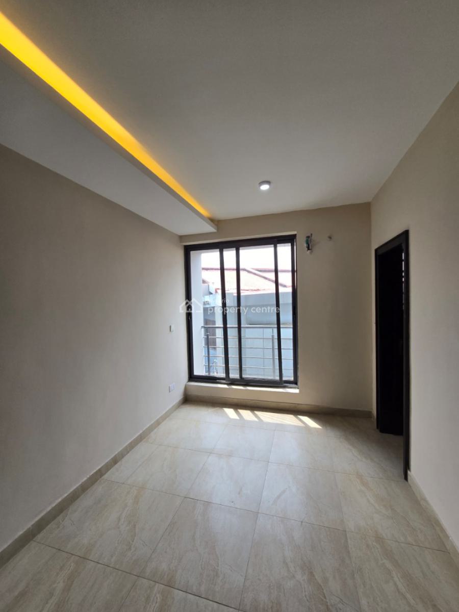 Well Finished Serviced 3 Bedroom Flat with a Room Bq, Lekki Phase 1, Lekki, Lagos, Flat / Apartment for Sale