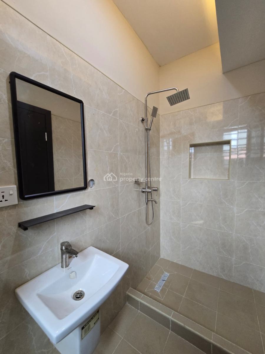 Well Finished Serviced 3 Bedroom Flat with a Room Bq, Lekki Phase 1, Lekki, Lagos, Flat / Apartment for Sale