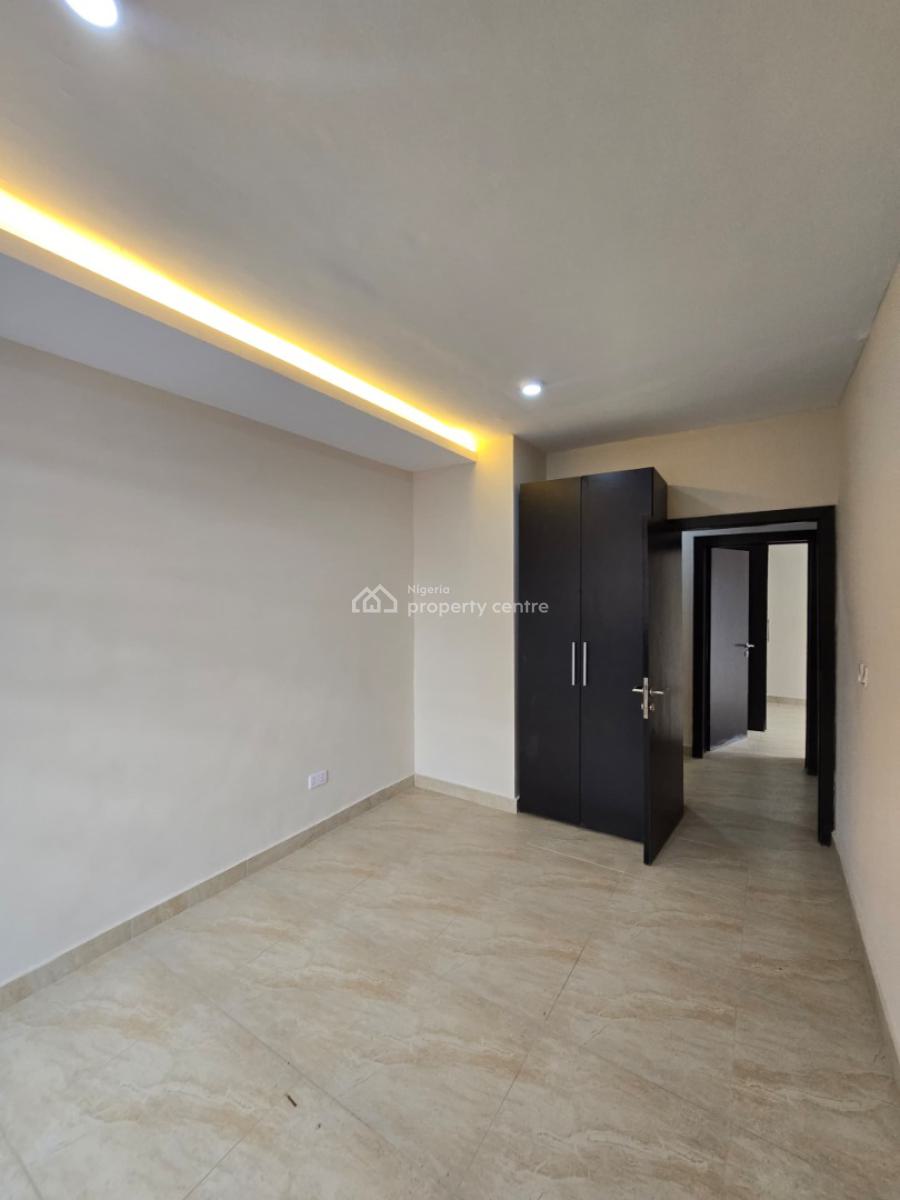 Well Finished Serviced 3 Bedroom Flat with a Room Bq, Lekki Phase 1, Lekki, Lagos, Flat / Apartment for Sale