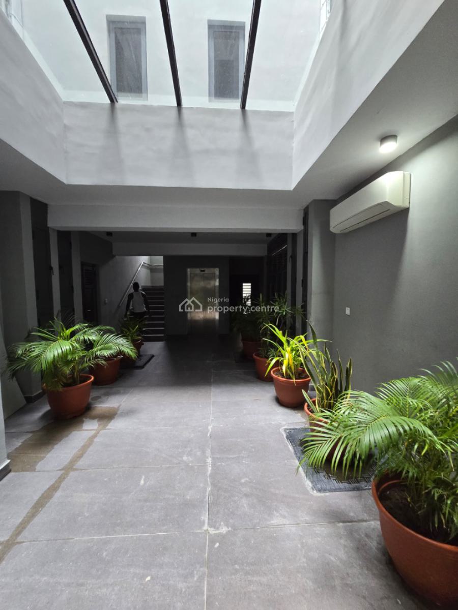 Well Finished Serviced 3 Bedroom Flat with a Room Bq, Lekki Phase 1, Lekki, Lagos, Flat / Apartment for Sale