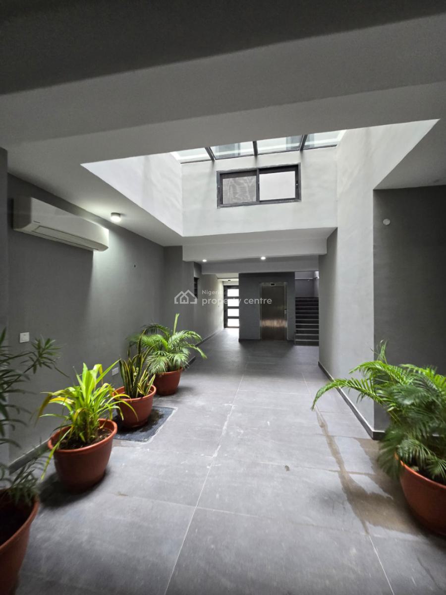 Well Finished Serviced 3 Bedroom Flat with a Room Bq, Lekki Phase 1, Lekki, Lagos, Flat / Apartment for Sale