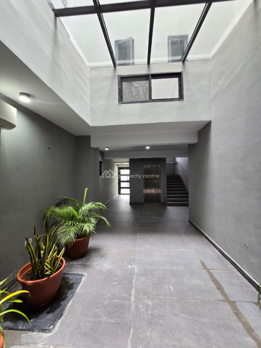 Well Finished Serviced 3 Bedroom Flat with a Room Bq, Lekki Phase 1, Lekki, Lagos, Flat / Apartment for Sale