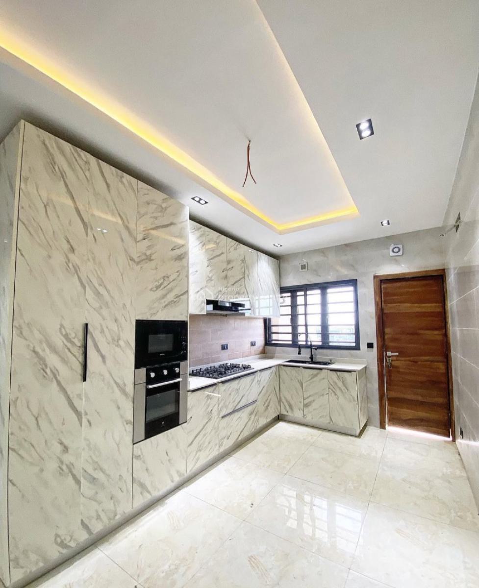 Exquisite 3bedroom Apartment, Lekki Phase 1, Right Side, Lekki Phase 1, Lekki, Lagos, Flat / Apartment for Sale