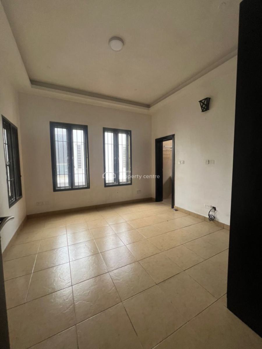 Spacious 3 Bedroom Apartment in an Estate, Oral Estate, Lekki, Lagos, Flat / Apartment for Rent