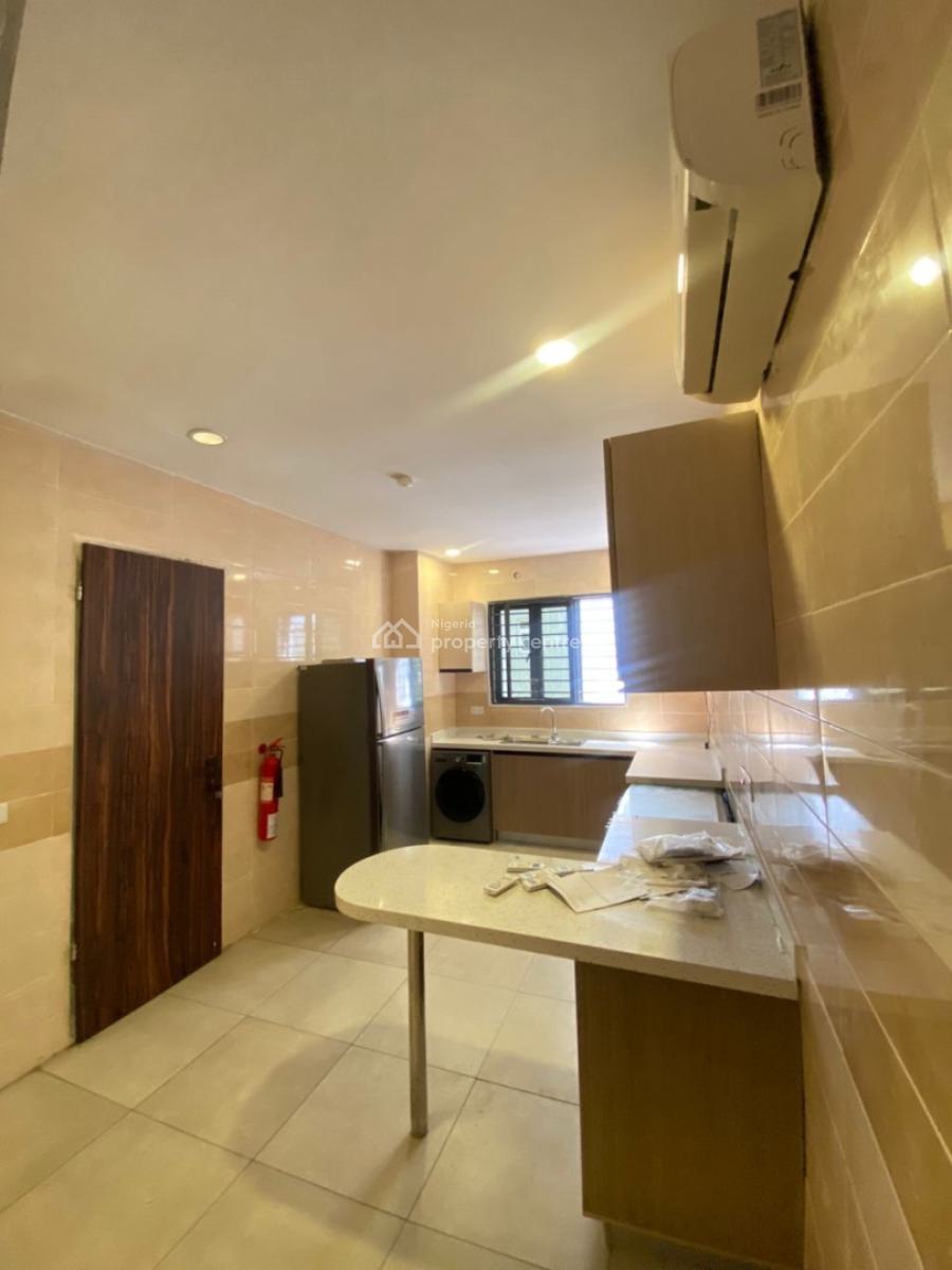 Spacious 3 Bedroom Apartment with Pool, Gym and Bq, Off Burdilion Road, Ikoyi, Lagos, Flat / Apartment for Rent