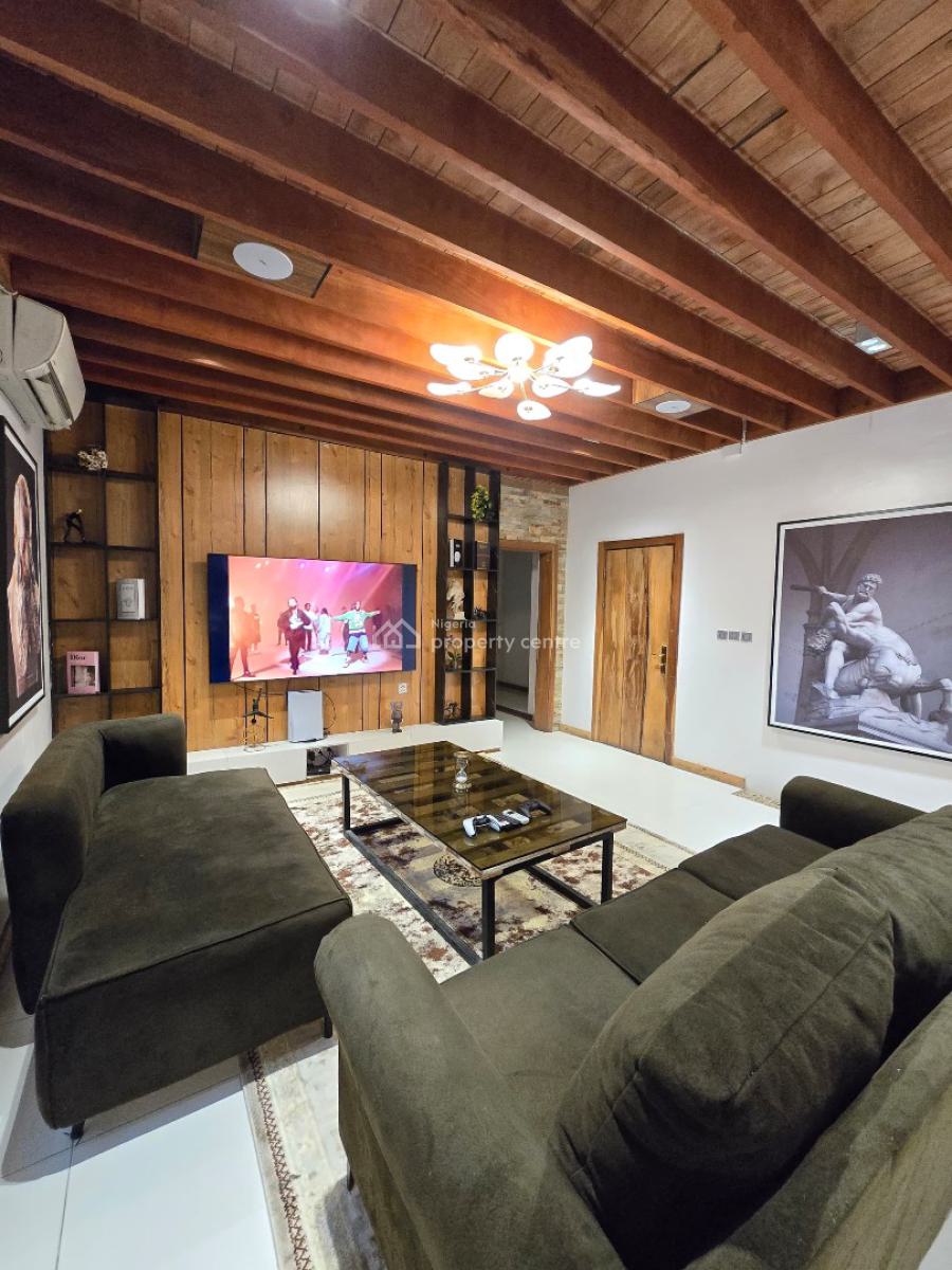 Executive 1 Bedroom Apartment with Swimming Pool, Gym & Snooker, Lekki Phase 1, Lekki, Lagos, Flat / Apartment Short Let