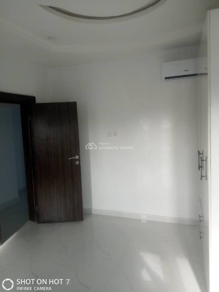 Serviced &luxury 1-bedroom Apt. in a Sophisticated &well Secured Env, Bourdillon Road, Ikoyi, Lagos, Mini Flat (room and Parlour) for Rent