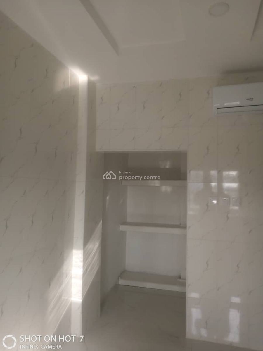 Serviced &luxury 1-bedroom Apt. in a Sophisticated &well Secured Env, Bourdillon Road, Ikoyi, Lagos, Mini Flat (room and Parlour) for Rent