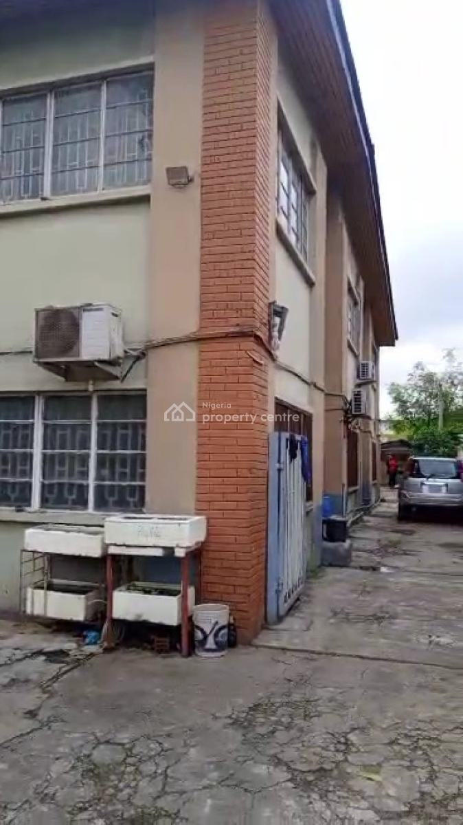 4nos 3bedroom Flats with 6rooms Bq on 950sqm, Off Sura Mogaji, Ilupeju, Lagos, Block of Flats for Sale