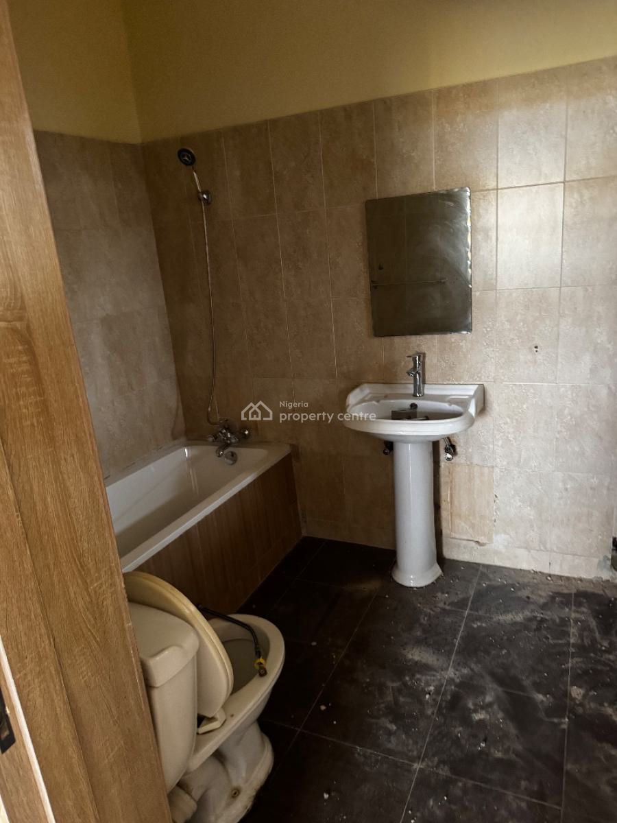 Well Maintained 3-bedroom Ensuite Apartment, Ikota, Lekki, Lagos, Flat / Apartment for Rent