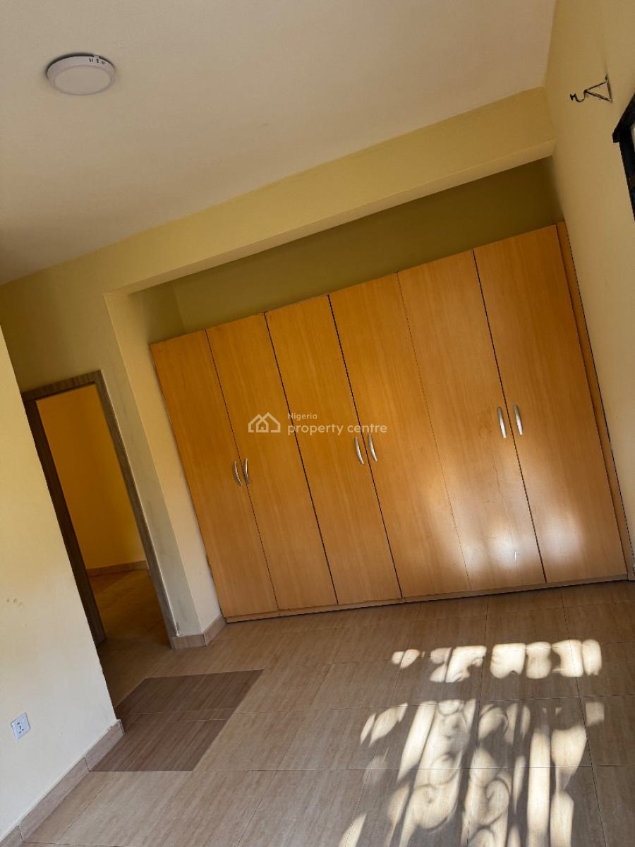 Well Maintained 3-bedroom Ensuite Apartment, Ikota, Lekki, Lagos, Flat / Apartment for Rent