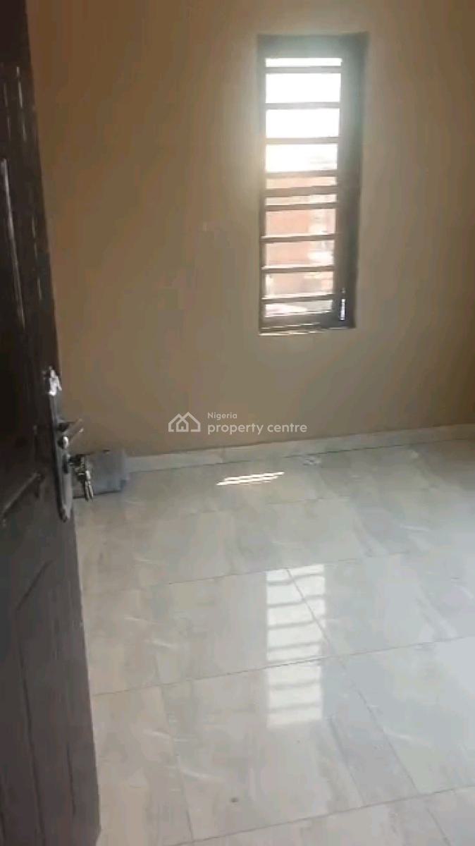 Standard and Spacious Mini Flat, Adekunle, Adekunle, Yaba, Lagos, Mini Flat (room and Parlour) for Rent