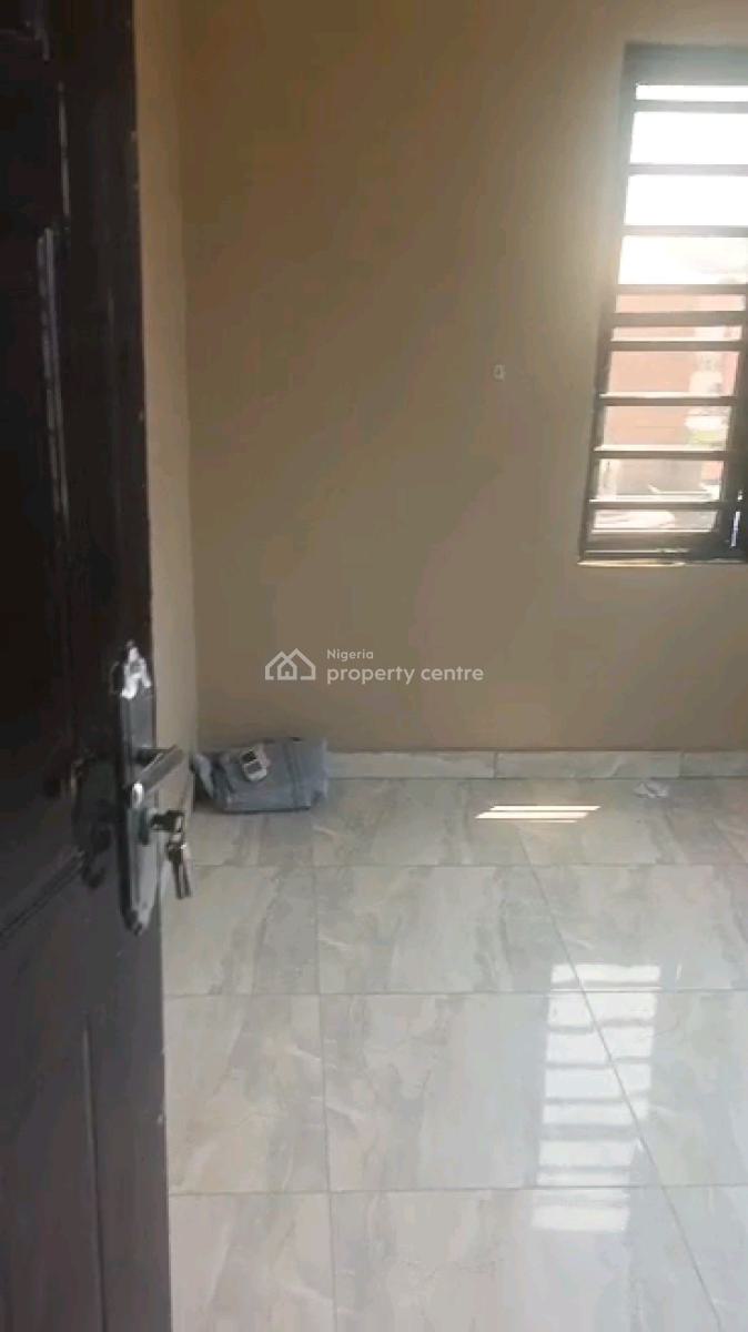Standard and Spacious Mini Flat, Adekunle, Adekunle, Yaba, Lagos, Mini Flat (room and Parlour) for Rent
