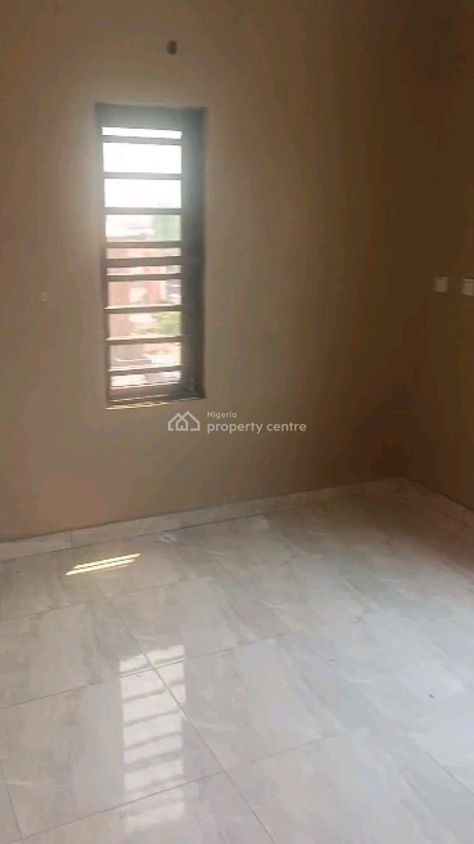 Standard and Spacious Mini Flat, Adekunle, Adekunle, Yaba, Lagos, Mini Flat (room and Parlour) for Rent