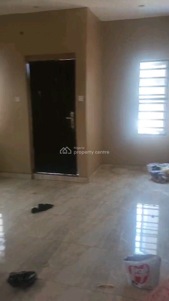 Standard and Spacious Mini Flat, Adekunle, Adekunle, Yaba, Lagos, Mini Flat (room and Parlour) for Rent