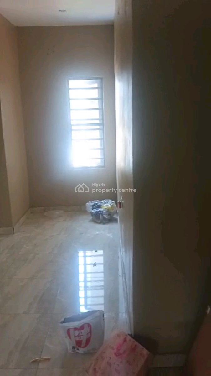 Standard and Spacious Mini Flat, Adekunle, Adekunle, Yaba, Lagos, Mini Flat (room and Parlour) for Rent