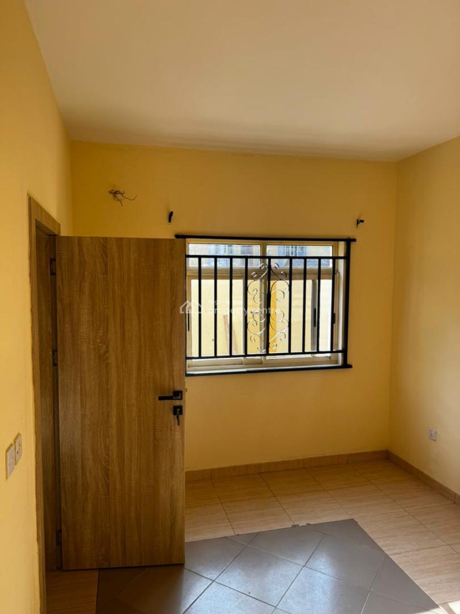 Well Maintained 3-bedroom Ensuite Apartment, Ikota, Ikota, Lekki, Lagos, Flat / Apartment for Rent
