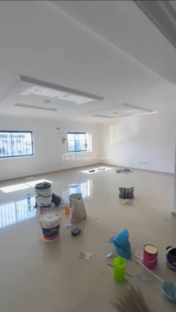 Lovely 3bedroom Flat, Laula Ibrahim Street Off Akoka, Yaba, Lagos, Flat / Apartment for Rent