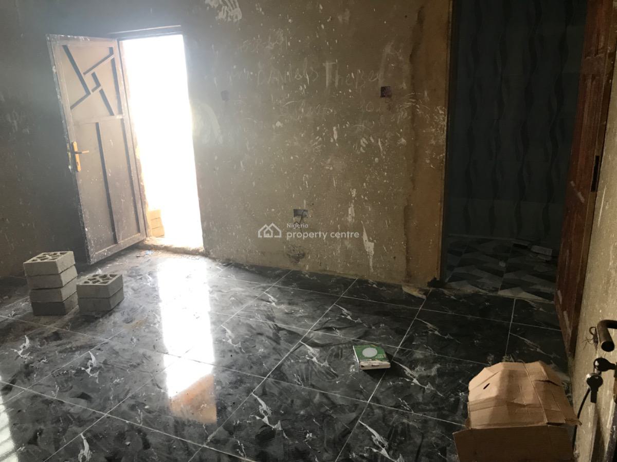 Newly Built Spacious Lovely Selfcontain, Abule Ijesha, Abule Ijesha, Yaba, Lagos, Self Contain (single Rooms) for Rent