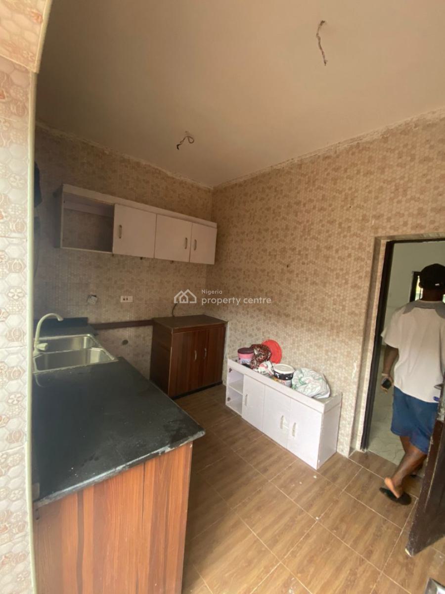Sharp 3 Bedrooms Apartment, Ogidan Axis After Blenco Sangotedo, Ajah, Lagos, Flat / Apartment for Rent