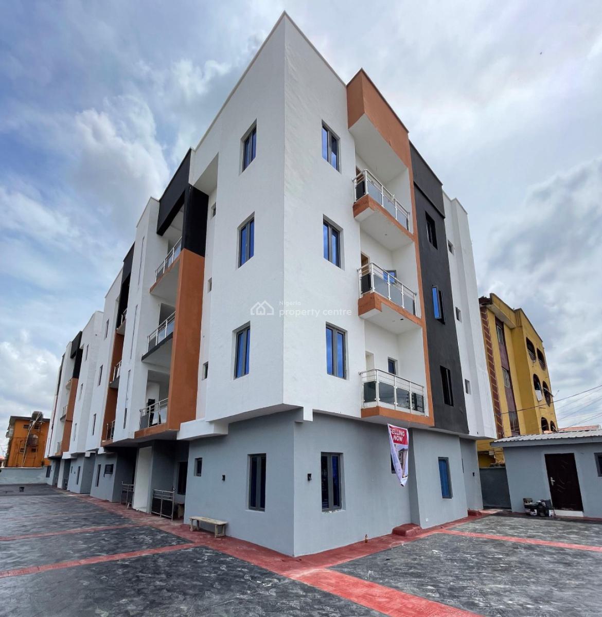 Lovely 3 Beds Apartment in a Serene Environment Perfect for Residentia, Surulere, Lagos, Flat / Apartment for Sale